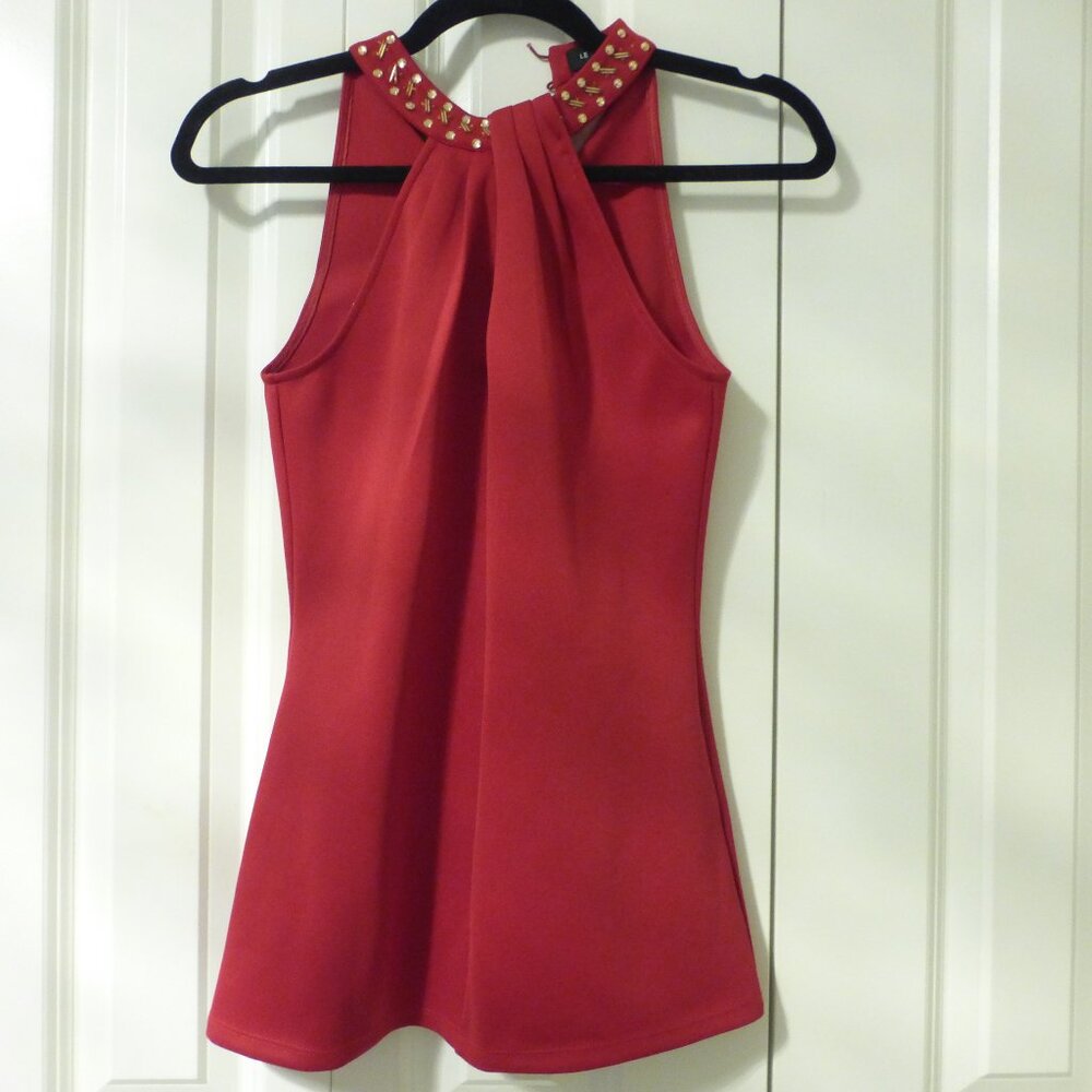 LE CHATEAU red criss cross front sleeveless top with gold beads